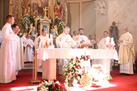 Biskup Mrzljak u Pitomači predvodio misno slavlje i blagoslovio obnovljenu župnu crkvu svetog Vida